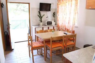 Tlocrt objekta Apartments with WiFi Zlarin - 15409