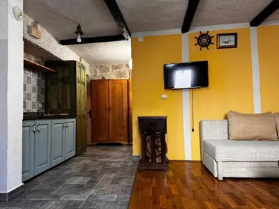 TV i/ili zabavni centar u objektu Comfortable Apartment in Betina, terrace, 55 m², air-conditioned
