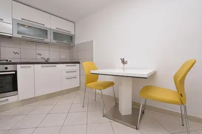 Kuhinja ili čajna kuhinja u objektu Apartments Kure