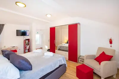 Krevet ili kreveti u jedinici u objektu Mediterranean terrace apartment with Bikes & SUP