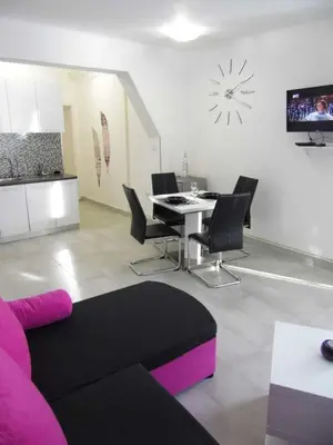 TV i/ili zabavni centar u objektu Marija