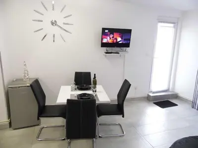 TV i/ili zabavni centar u objektu Marija