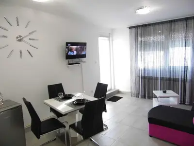 TV i/ili zabavni centar u objektu Marija