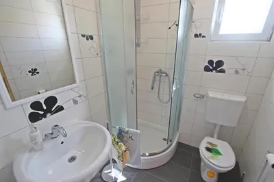 Kupaonica u objektu Studio apartment Laura ||