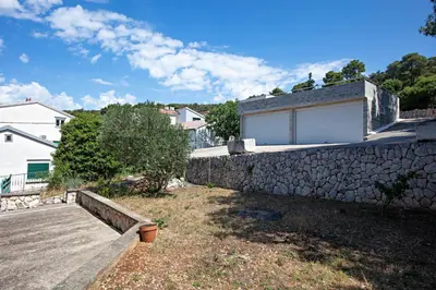 Vrt u objektu Apartment Tisno 4295d
