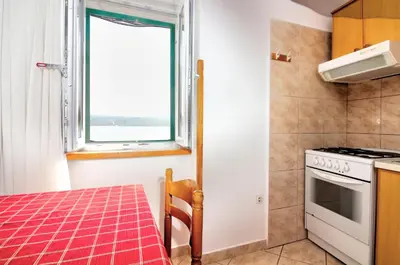 Kuhinja ili čajna kuhinja u objektu Apartmani Toni Poce