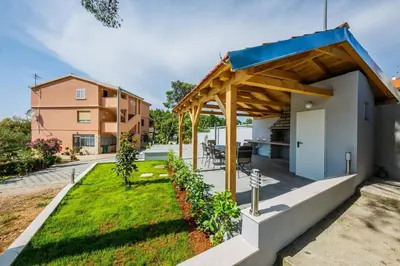 Vrt u objektu Apartmani Savin