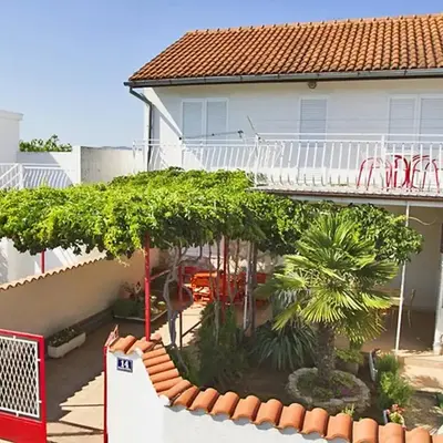 Holiday house with a parking space Pirovac