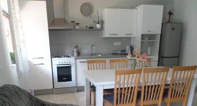 Kuhinja ili čajna kuhinja u objektu Apartments with parking space Vodice - 15544
