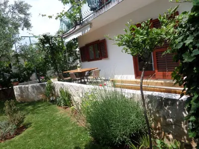 Vrt u objektu Apartments with parking space Vodice - 15544