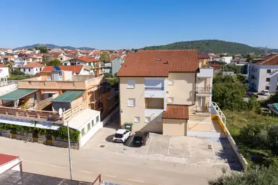 Pogled na planine ili pogled na planine iz apartmana