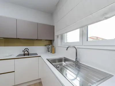 Kuhinja ili čajna kuhinja u objektu Apartment Villa Malu Sun I by Interhome