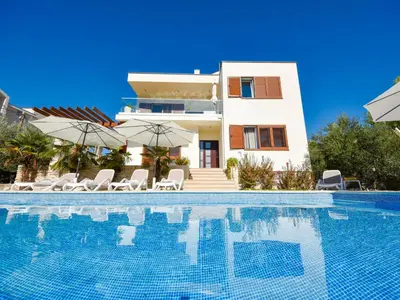 Bazen u objektu Apartment Villa Malu Sun I by Interhome ili u blizini
