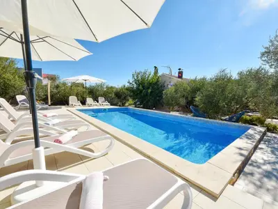Bazen u objektu Apartment Villa Malu Sun I by Interhome ili u blizini