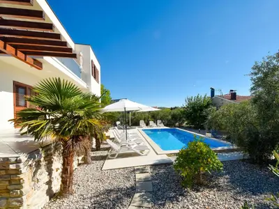 Bazen u objektu Apartment Villa Malu Sun I by Interhome ili u blizini