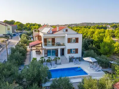 Bazen u objektu Apartment Villa Malu Sun I by Interhome ili u blizini