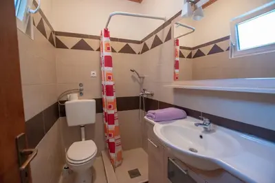 Kupaonica u objektu Apartments Roko i Niko