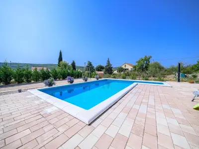 Bazen u objektu Holiday Home Rokoko ili u blizini