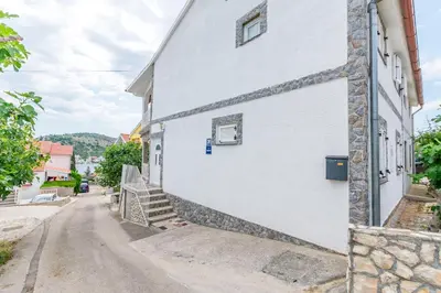 Pogled na planine ili pogled na planine iz apartmana