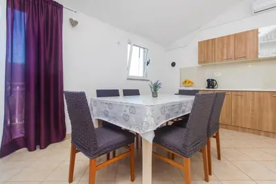 Kuhinja ili čajna kuhinja u objektu Apartman Belakušić 1
