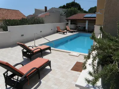 Bazen u objektu Villa Marica Primošten ili u blizini