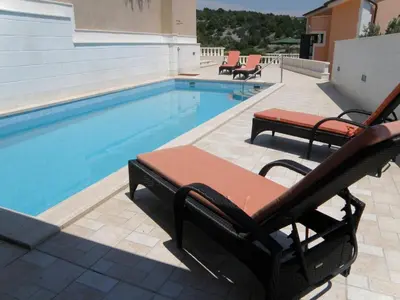 Bazen u objektu Villa Marica Primošten ili u blizini