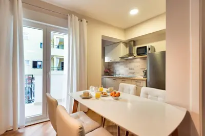 Kuhinja ili čajna kuhinja u objektu Apartments Dalmatino