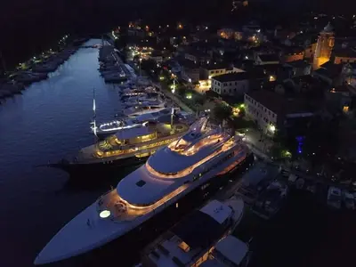 Pogled na grad 'Skradin' ili pogled na grad iz apartmana