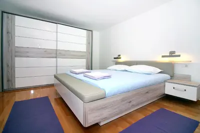 Krevet ili kreveti u jedinici u objektu Apartments and rooms by the sea Tisno, Murter - 5106