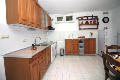 Kuhinja ili čajna kuhinja u objektu Apartments and rooms by the sea Tisno, Murter - 5106