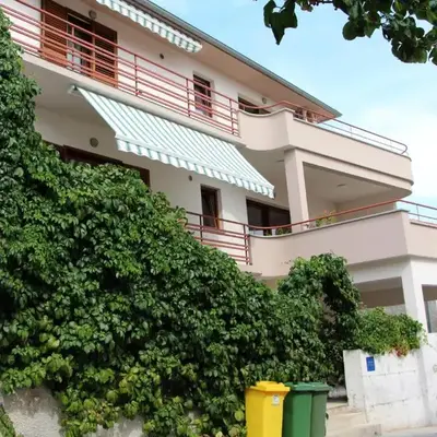 Apartments and rooms by the sea Tisno