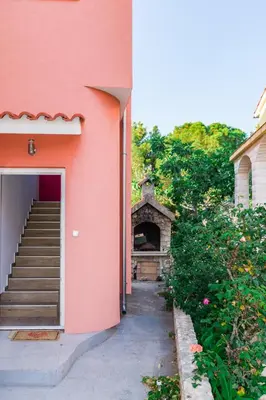 Zgrada u kojoj se nalazi apartman