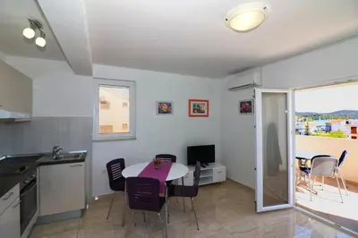 Kuhinja ili čajna kuhinja u objektu Apartments Slađana
