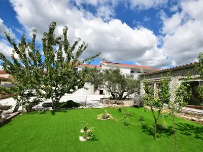 Vrt u objektu Holiday Home West by Interhome