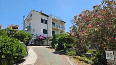 Vrt u objektu Adriatica Apartments