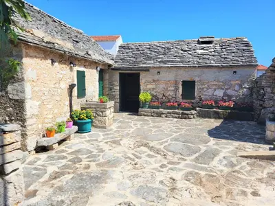 Zgrada u kojoj se nalazi apartman
