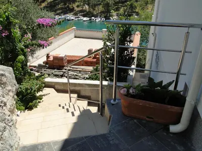 Bazen u objektu Mir Apartments ili u blizini