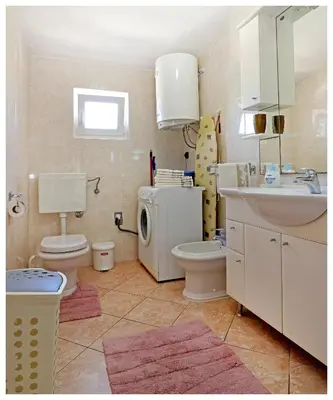 Kupaonica u objektu Apartmani Petra