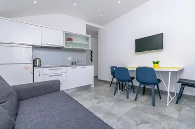 Kuhinja ili čajna kuhinja u objektu Apartments Sime