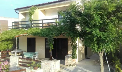 Vrt u objektu Apartment More OTOK Žirje