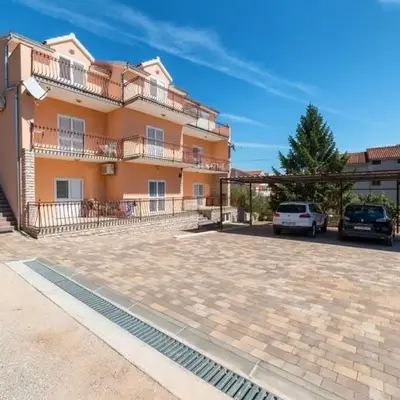 Apartment Goge