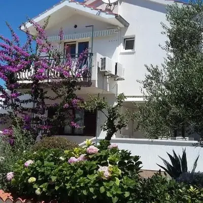 Apartment 612-3
