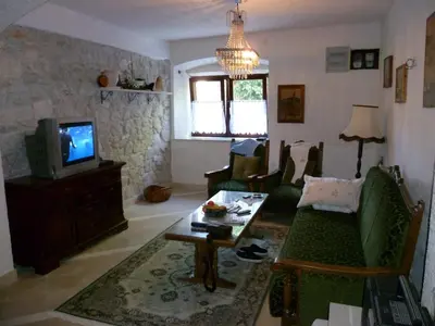TV i/ili zabavni centar u objektu Apartment in Zlarin with balcony, W-LAN, washing machine (3813-2)