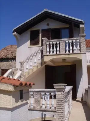 Balkon ili terasa u objektu Apartment in Zlarin with balcony, W-LAN, washing machine (3813-1)