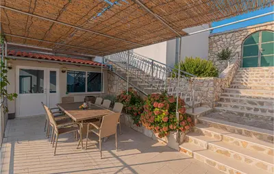 Balkon ili terasa u objektu Four-Bedroom Holiday Home In Primosten