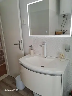 Kupaonica u objektu Kuća Get