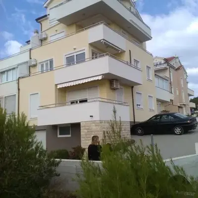 Apartament M & E