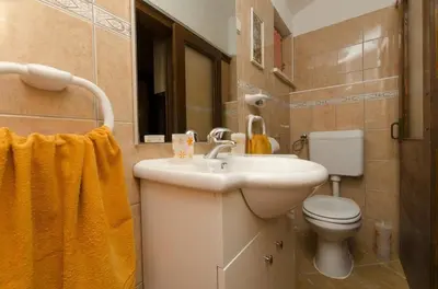 Kupaonica u objektu Studio Apartment in Ražanj with Sea View, Terrace, Air Conditioning, Wi-Fi (4597-2)