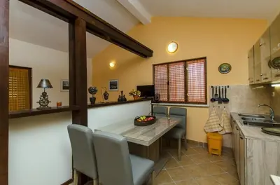 Kuhinja ili čajna kuhinja u objektu Studio Apartment in Ražanj with Sea View, Terrace, Air Conditioning, Wi-Fi (4597-2)