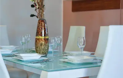 Pića u objektu Three-Bedroom Holiday Home In Sibenik